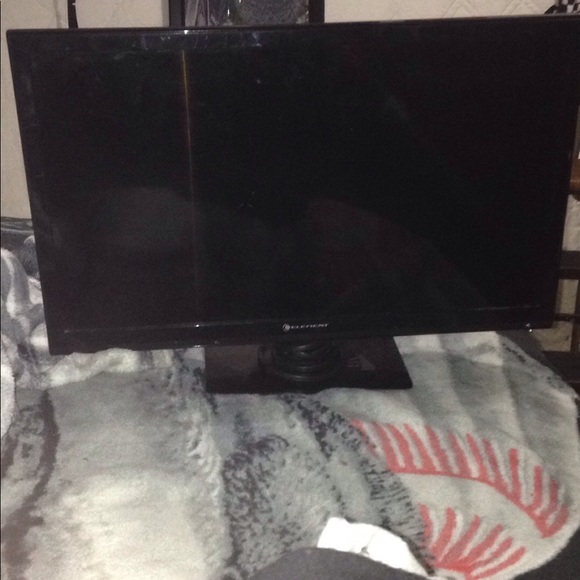 4 camera system nite owl cam set, 32" TV , tablet - Picture 5 of 7